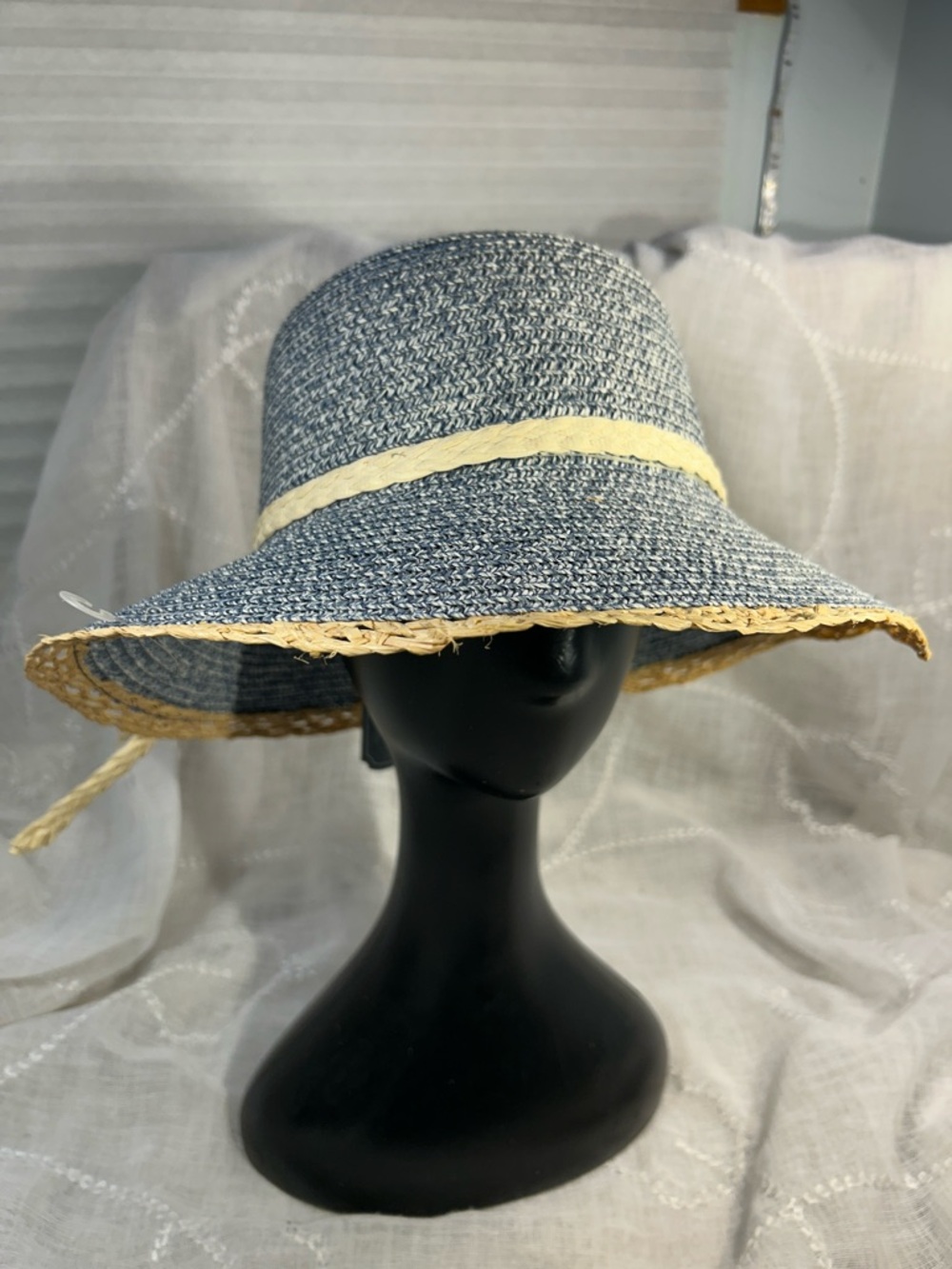 NWT Arianna straw summer hat